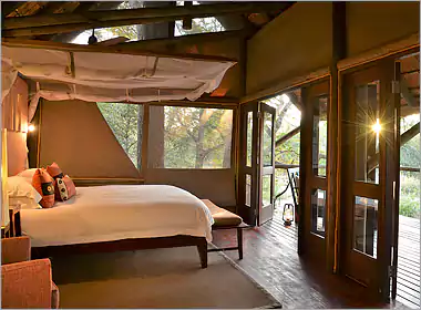 Rhino Post SAfari Lodge